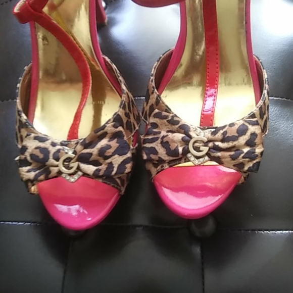 📌Recent Price Drop📌Gby Guess Open-Toed Strappy Red& Leopard Print - Picture 4 of 8
